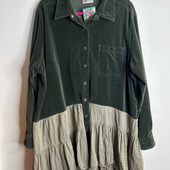 Green and Gray Long Sleeve Shirt with Cross Patch - Picture 4 of 6